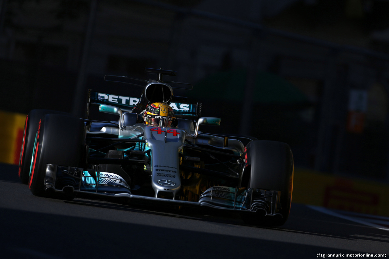 GP AZERBAIJAN, 24.06.2017 - Qualifiche, Lewis Hamilton (GBR) Mercedes AMG F1 W08