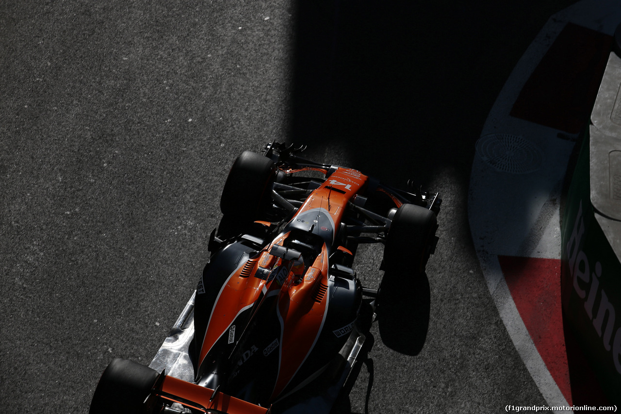 GP AZERBAIJAN, 24.06.2017 - Qualifiche, Fernando Alonso (ESP) McLaren MCL32