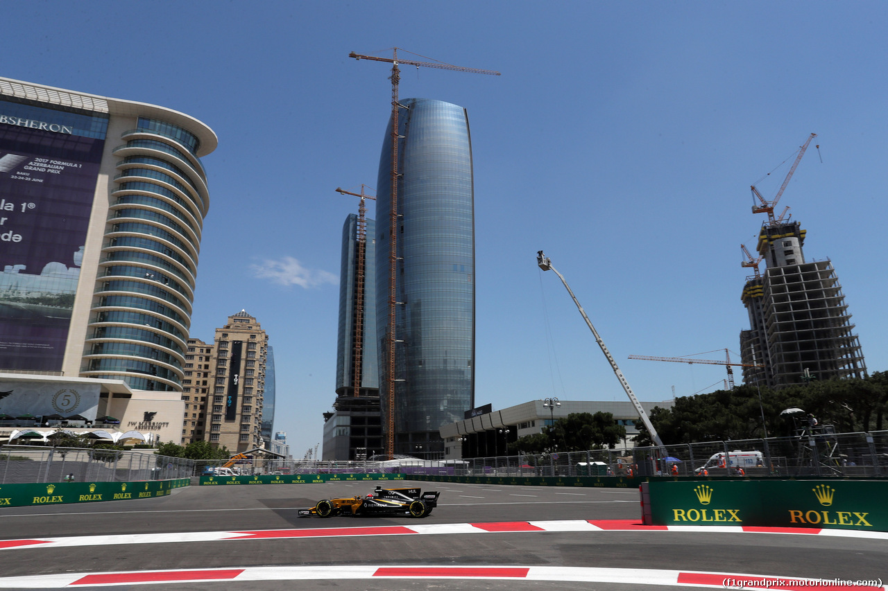 GP AZERBAIJAN, 23.06.2017 - Prove Libere 1, Nico Hulkenberg (GER) Renault Sport F1 Team RS17