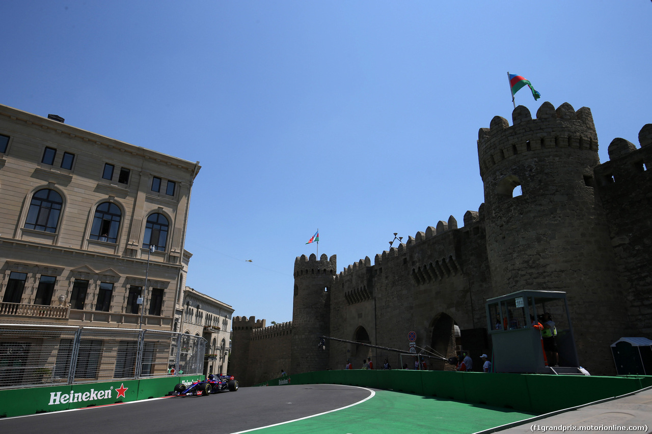 GP AZERBAIJAN, 23.06.2017 - Prove Libere 1, Carlos Sainz Jr (ESP) Scuderia Toro Rosso STR12