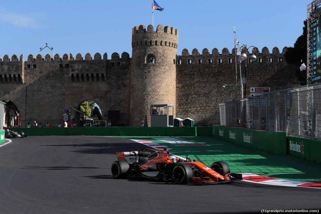 GP AZERBAIJAN, 23.06.2017 - Prove Libere 2, Fernando Alonso (ESP) McLaren MCL32