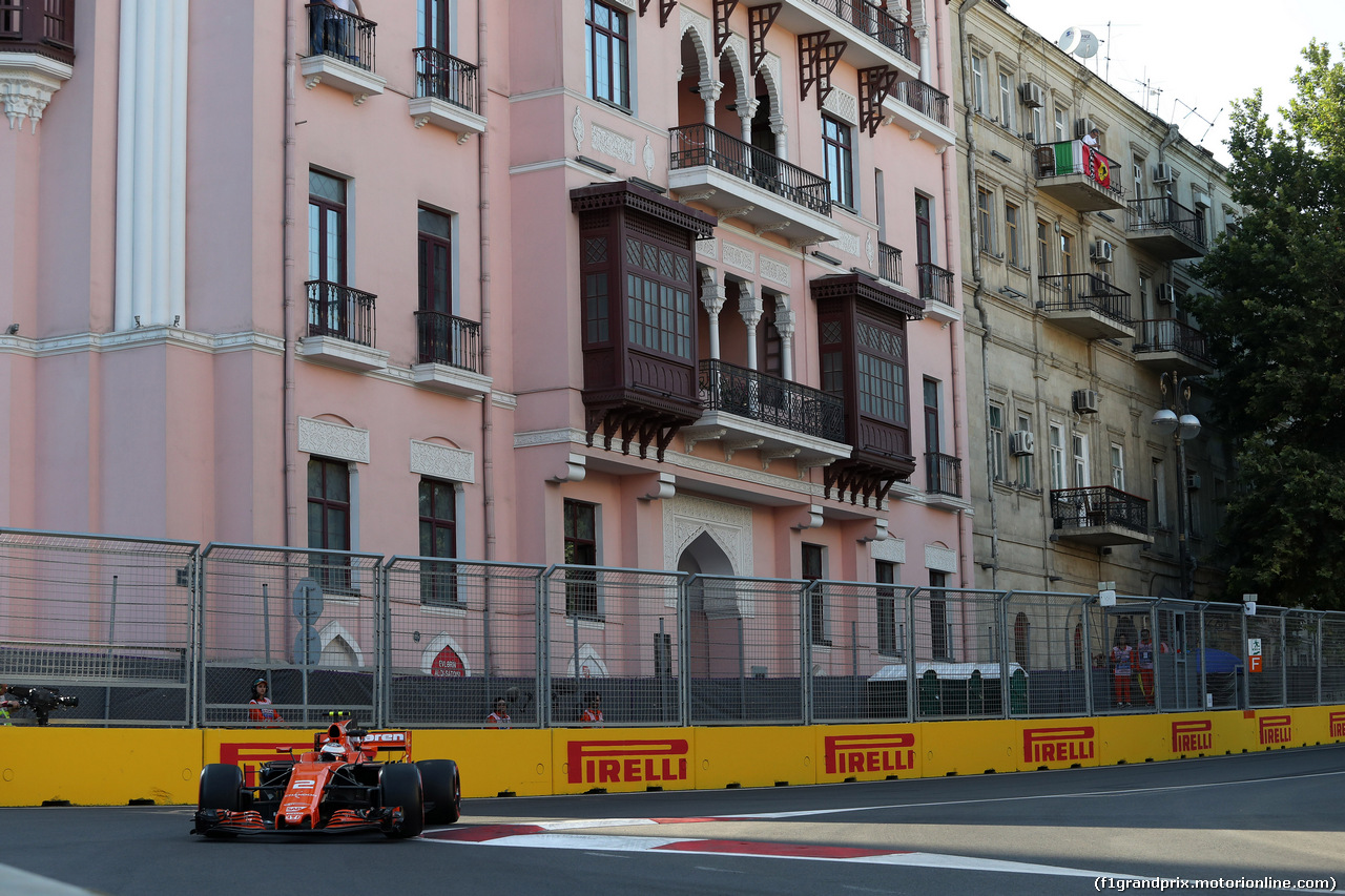 GP AZERBAIJAN, 23.06.2017 - Prove Libere 2, Stoffel Vandoorne (BEL) McLaren MCL32