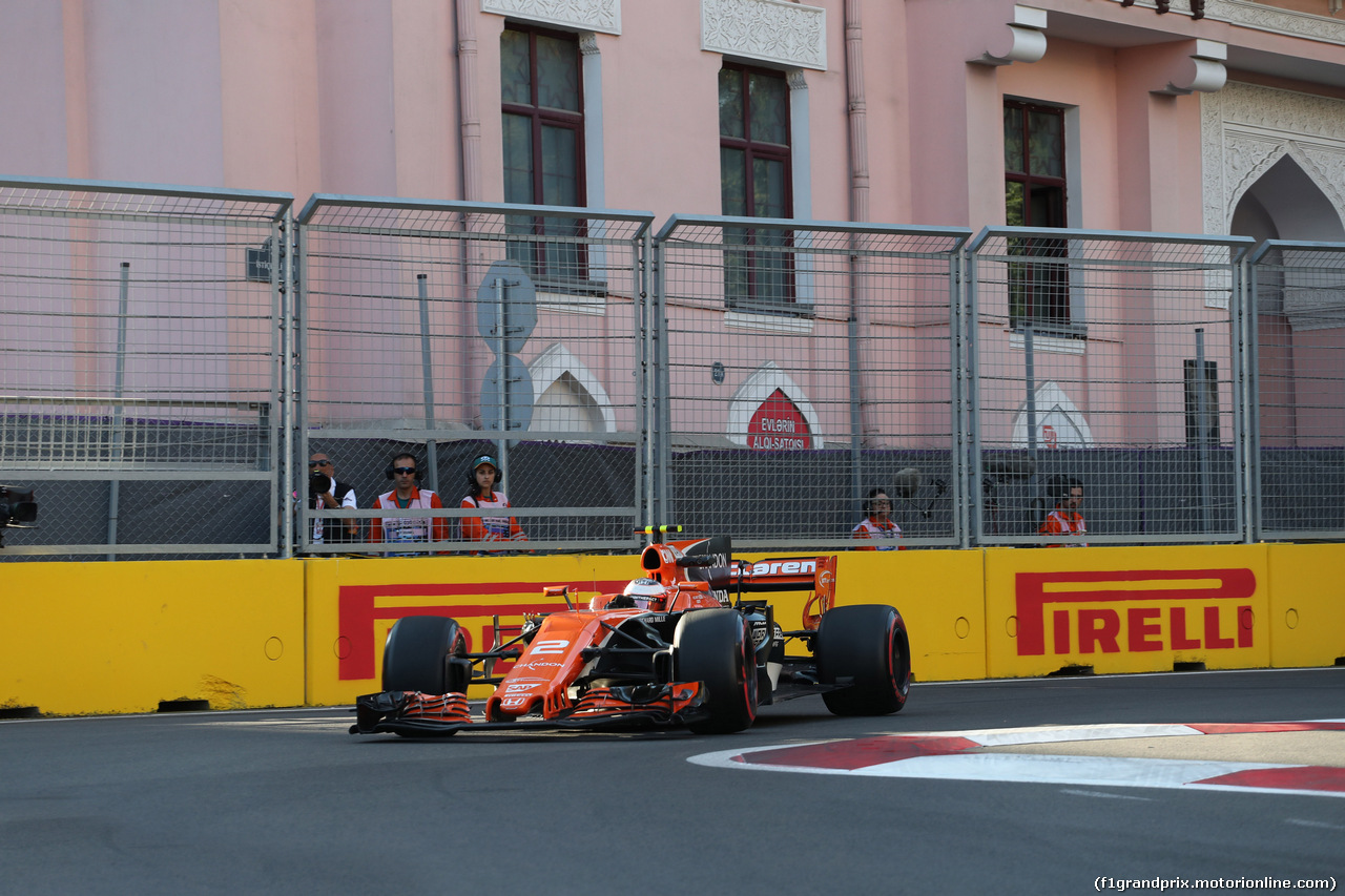 GP AZERBAIJAN, 23.06.2017 - Prove Libere 2, Stoffel Vandoorne (BEL) McLaren MCL32