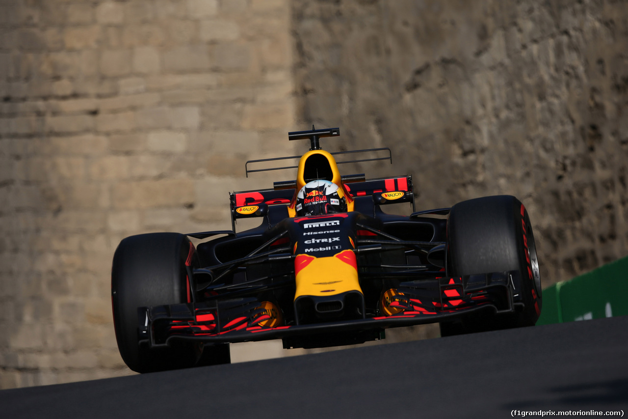 GP AZERBAIJAN, 23.06.2017 - Prove Libere 2, Daniel Ricciardo (AUS) Red Bull Racing RB13