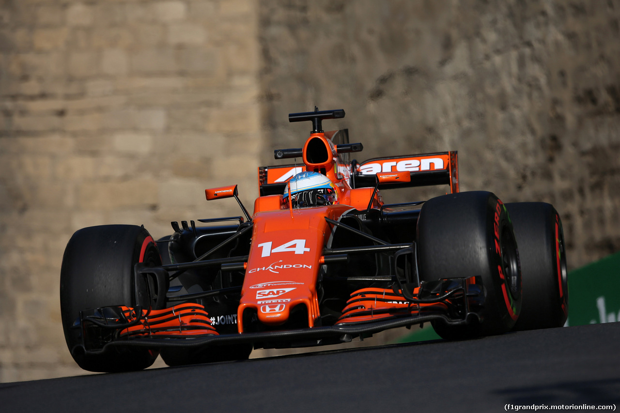 GP AZERBAIJAN, 23.06.2017 - Prove Libere 2, Fernando Alonso (ESP) McLaren MCL32