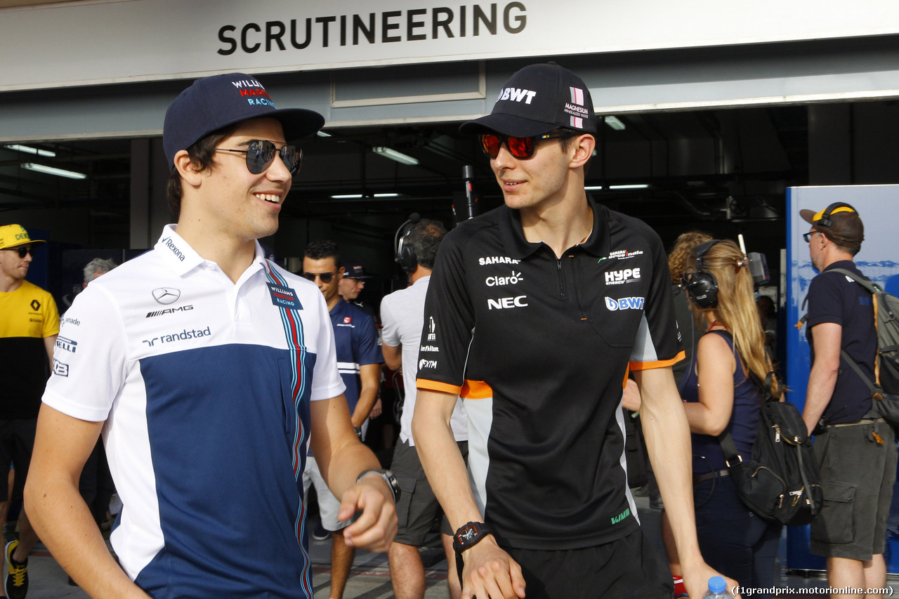 GP BAHRAIN, 16.04.2017 - Lance Stroll (CDN) Williams FW40 e Esteban Ocon (FRA) Sahara Force India F1 VJM10