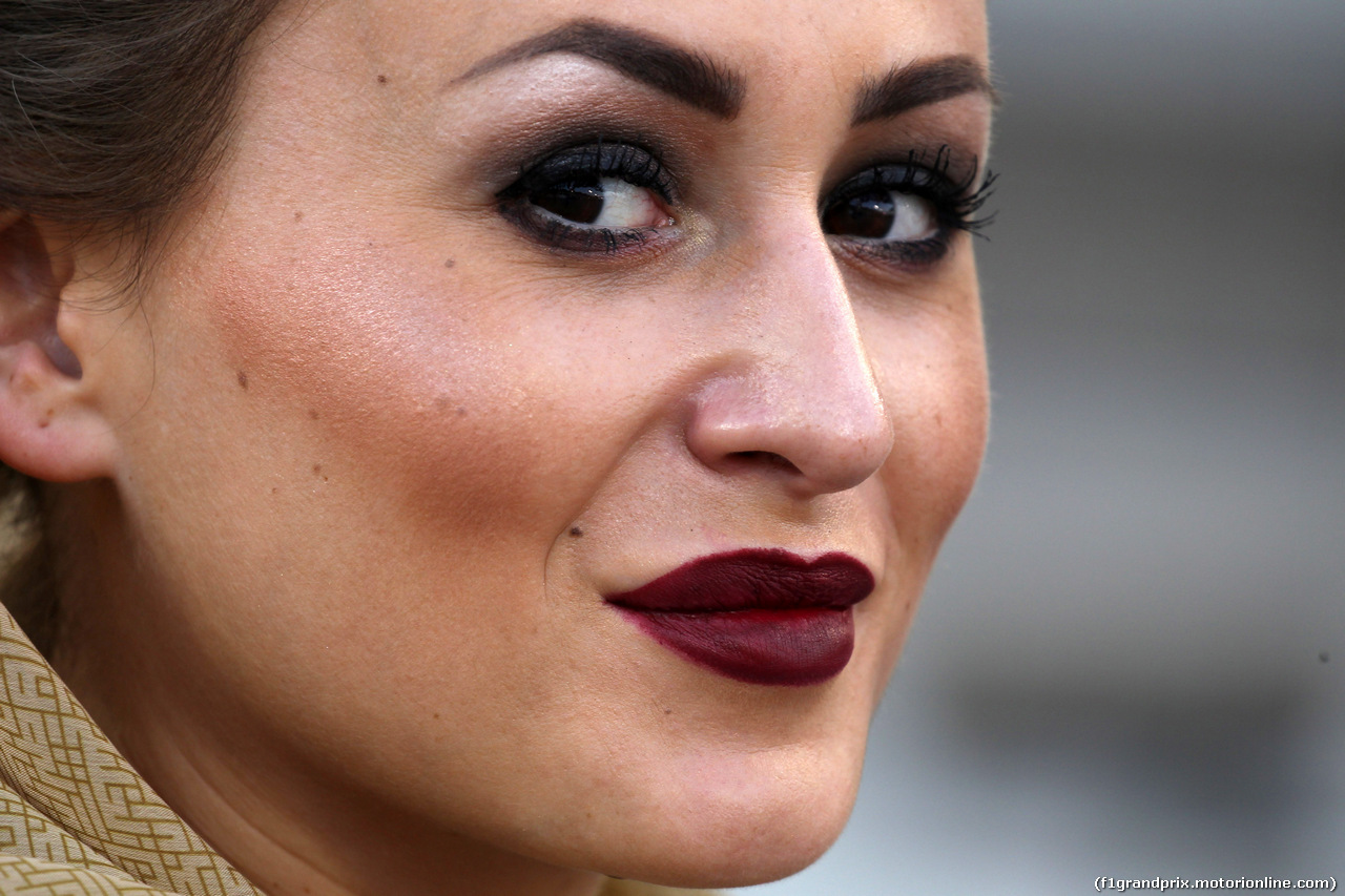 GP BAHRAIN, 16.04.2017 - Gara, griglia Ragazza