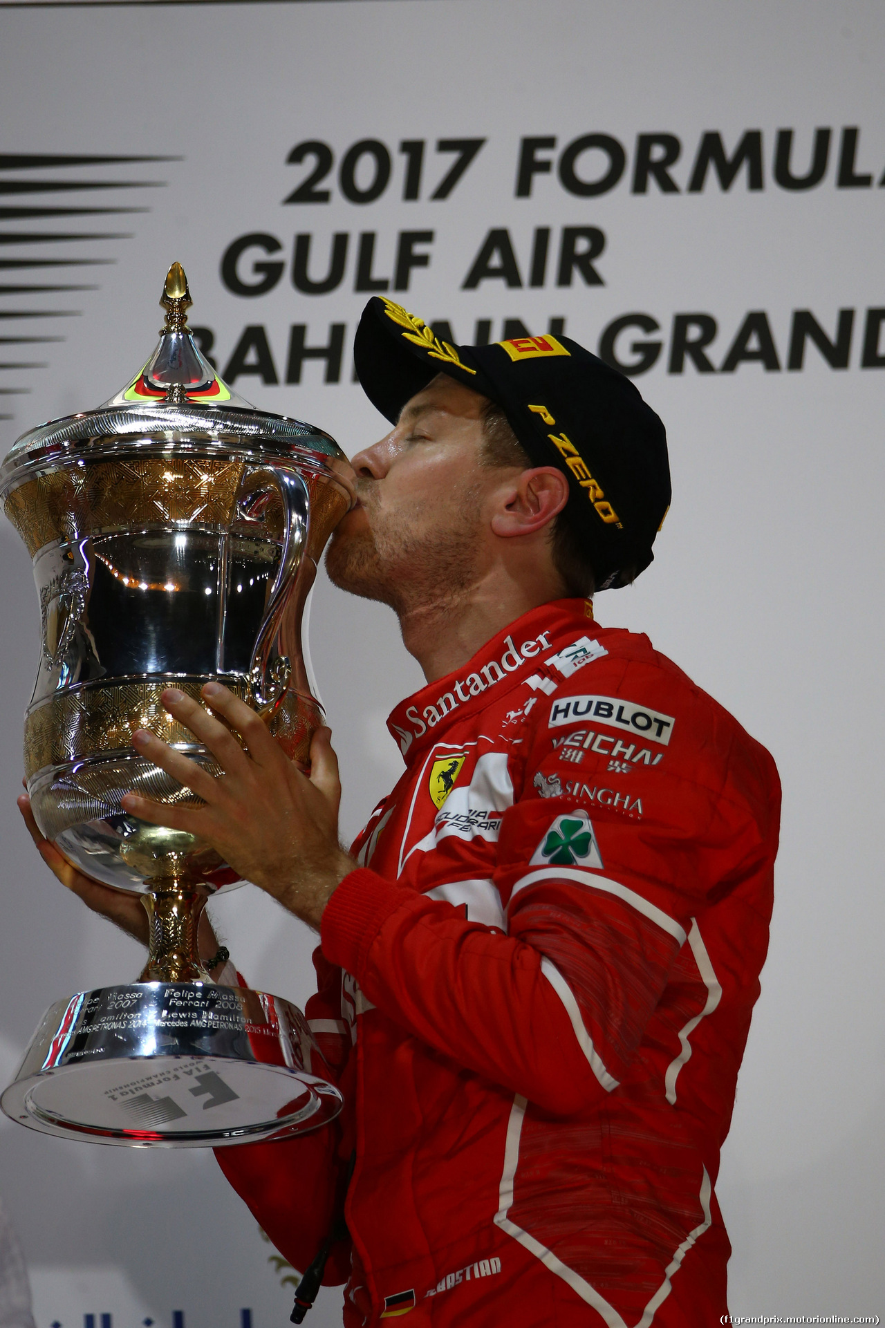 GP BAHRAIN, 16.04.2017 - Gara, Sebastian Vettel (GER) Ferrari SF70H vincitore
