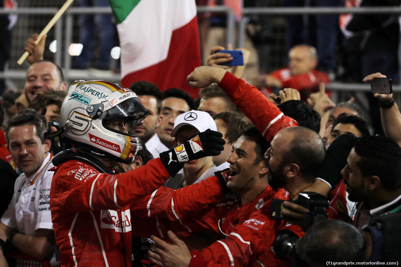 GP BAHRAIN, 16.04.2017 - Gara, Sebastian Vettel (GER) Ferrari SF70H vincitore