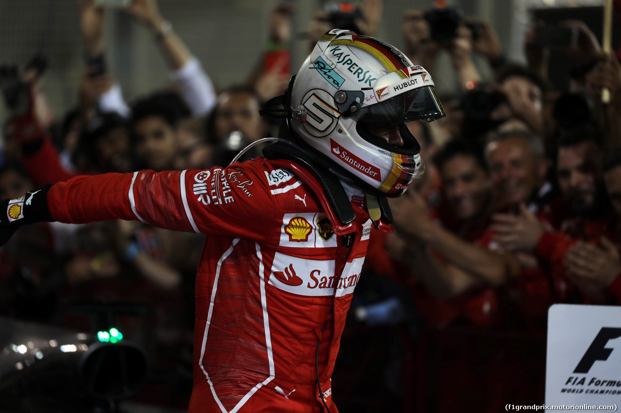 GP BAHRAIN, 16.04.2017 - Gara, Sebastian Vettel (GER) Ferrari SF70H vincitore