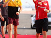 GP BAHRAIN, 16.04.2017 - Jolyon Palmer (GBR) Renault Sport F1 Team RS17 e Sebastian Vettel (GER) Ferrari SF70H