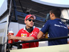GP BAHRAIN, 16.04.2017 - Sebastian Vettel (GER) Ferrari SF70H e Pascal Wehrlein (GER) Sauber C36