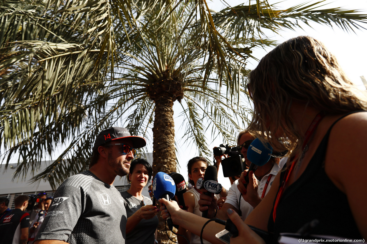GP BAHRAIN, 13.04.2017 - Fernando Alonso (ESP) McLaren MCL32