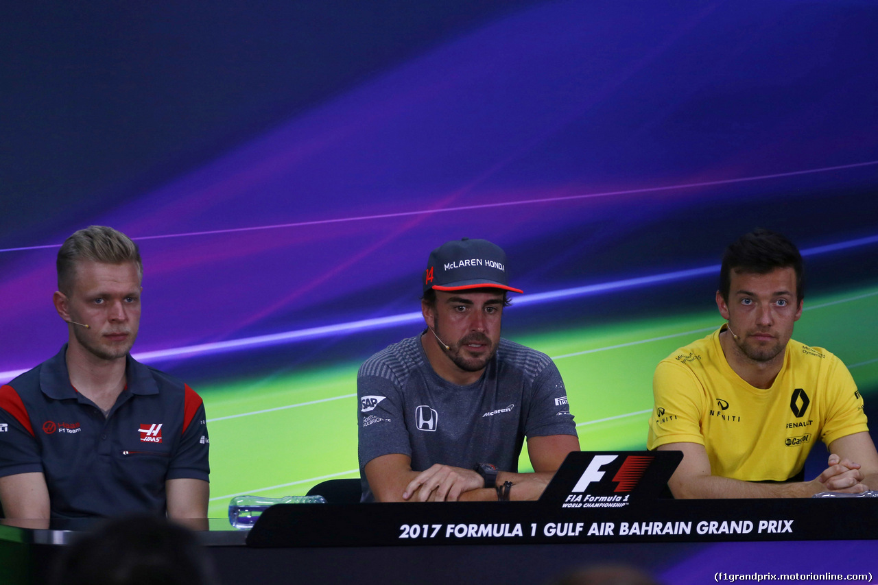 GP BAHRAIN, 13.04.2017 - Conferenza Stampa, Kevin Magnussen (DEN) Haas F1 Team VF-17, Fernando Alonso (ESP) McLaren MCL32 e Jolyon Palmer (GBR) Renault Sport F1 Team RS17