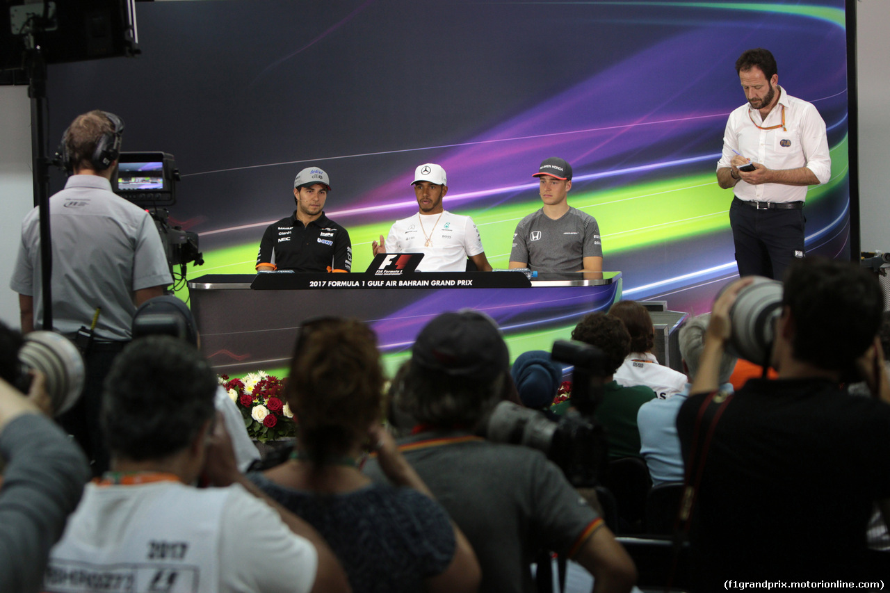 GP BAHRAIN, 13.04.2017 - Conferenza Stampa, Sergio Perez (MEX) Sahara Force India F1 VJM010, Lewis Hamilton (GBR) Mercedes AMG F1 W08 e Stoffel Vandoorne (BEL) McLaren MCL32