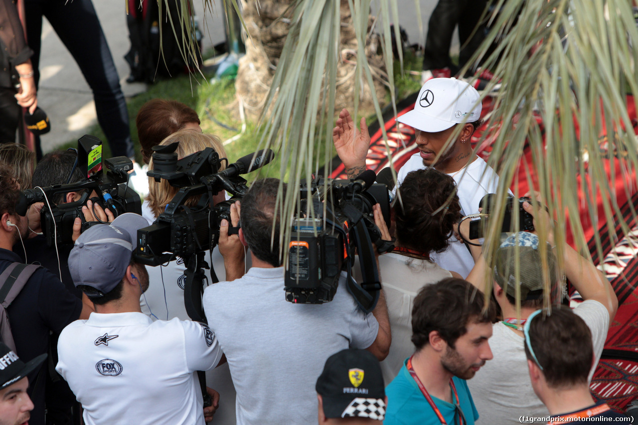 GP BAHRAIN, 13.04.2017 - Lewis Hamilton (GBR) Mercedes AMG F1 W08