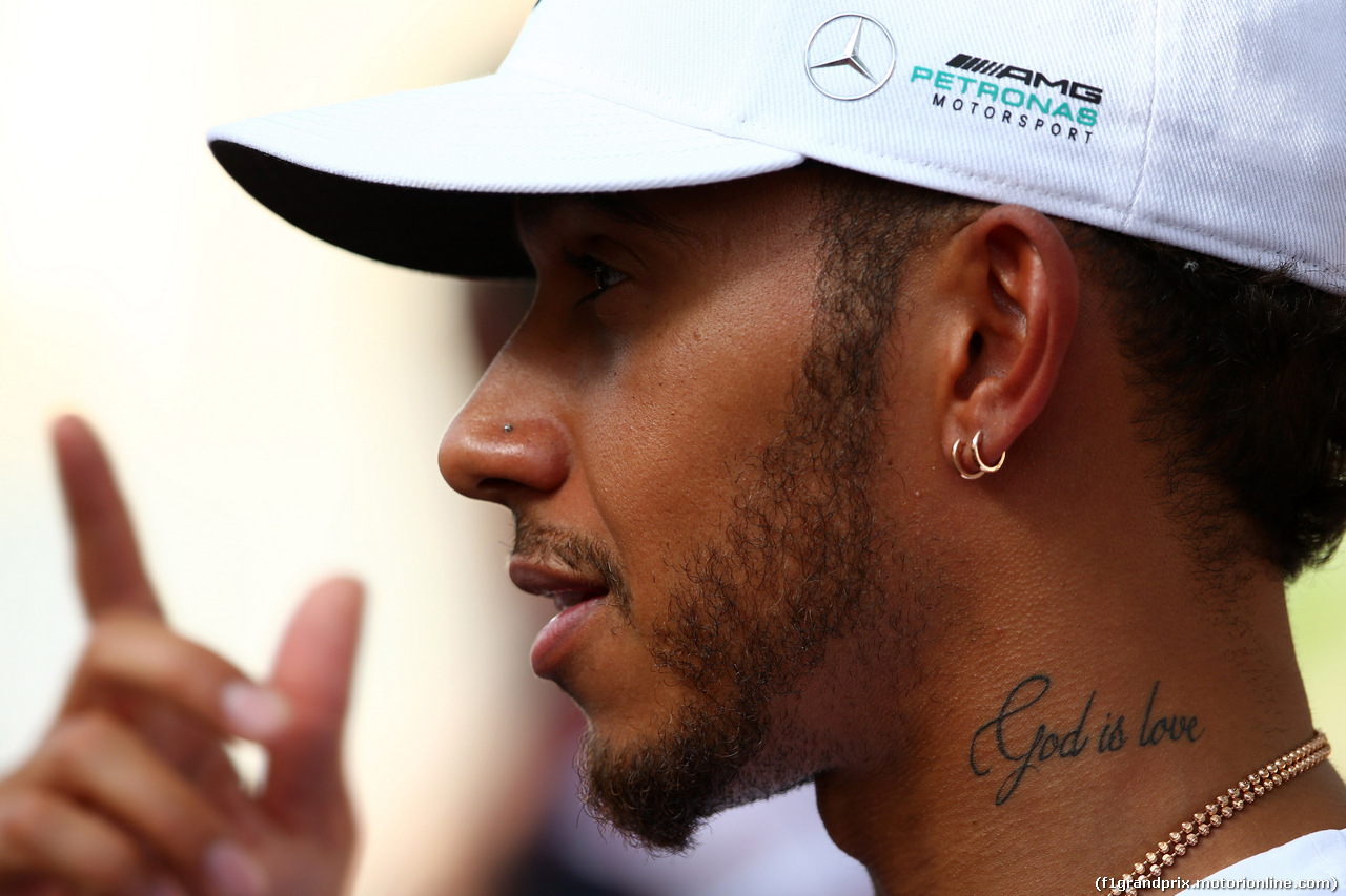 GP BAHRAIN, 13.04.2017 - Lewis Hamilton (GBR) Mercedes AMG F1 W08