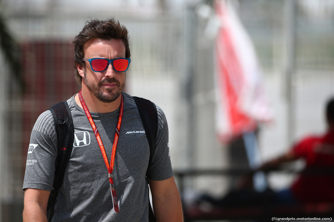 GP BAHRAIN, 15.04.2017 - Fernando Alonso (ESP) McLaren MCL32