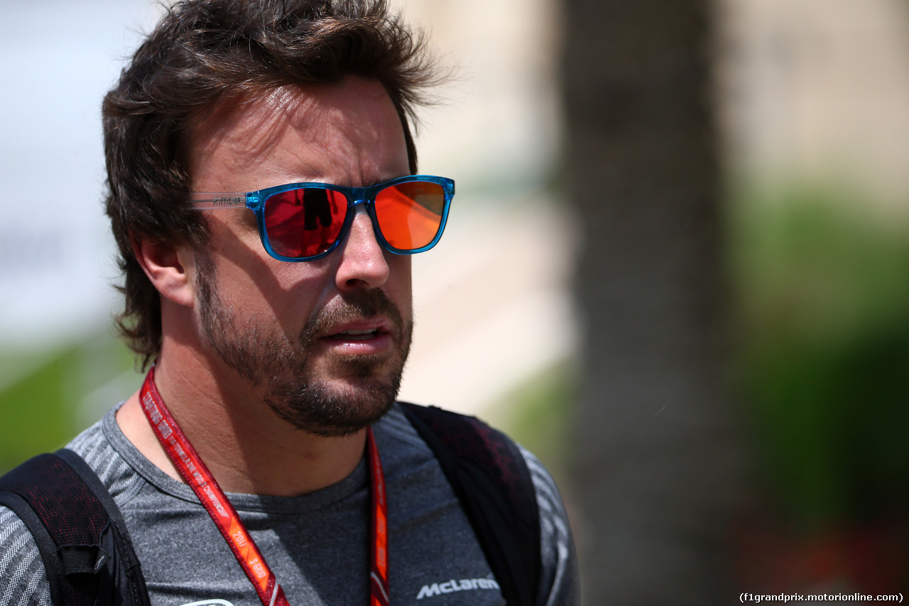 GP BAHRAIN, 15.04.2017 - Fernando Alonso (ESP) McLaren MCL32