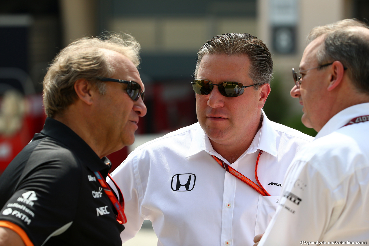 GP BAHRAIN, 15.04.2017 - Robert Fernley (GBR) Sahara Force India F1 Team Deputy Team Principal e Zak Brown (USA) McLaren Executive Director