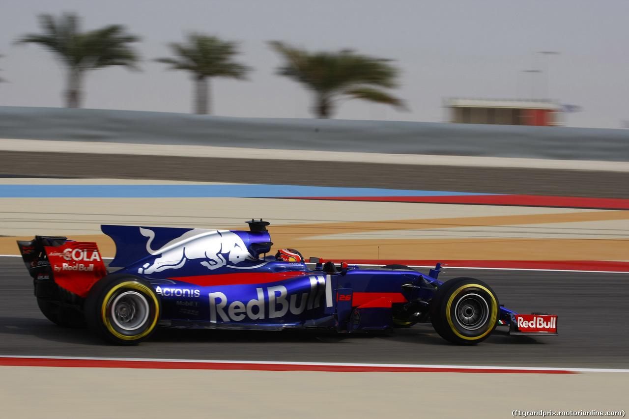 GP BAHRAIN, 15.04.2017 - Prove Libere 3, Daniil Kvyat (RUS) Scuderia Toro Rosso STR12