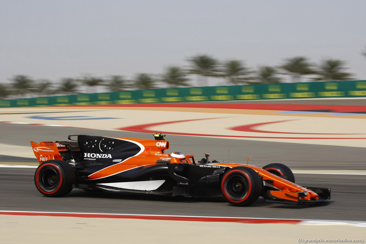 GP BAHRAIN, 15.04.2017 - Prove Libere 3, Stoffel Vandoorne (BEL) McLaren MCL32