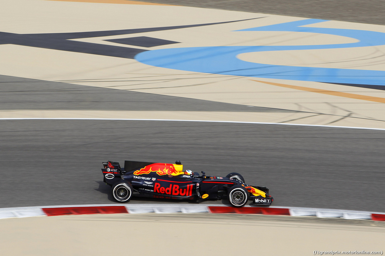 GP BAHRAIN, 15.04.2017 - Prove Libere 3, Daniel Ricciardo (AUS) Red Bull Racing RB13