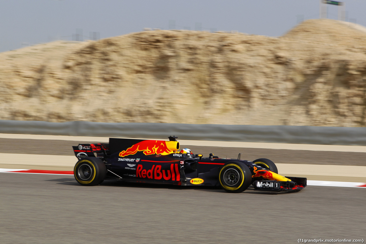 GP BAHRAIN, 15.04.2017 - Prove Libere 3, Daniel Ricciardo (AUS) Red Bull Racing RB13