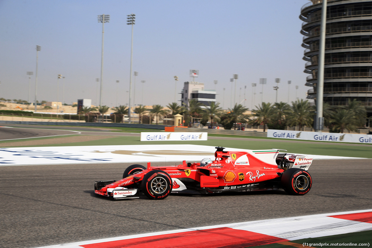 GP BAHRAIN, 15.04.2017 - Prove Libere 3, Sebastian Vettel (GER) Ferrari SF70H