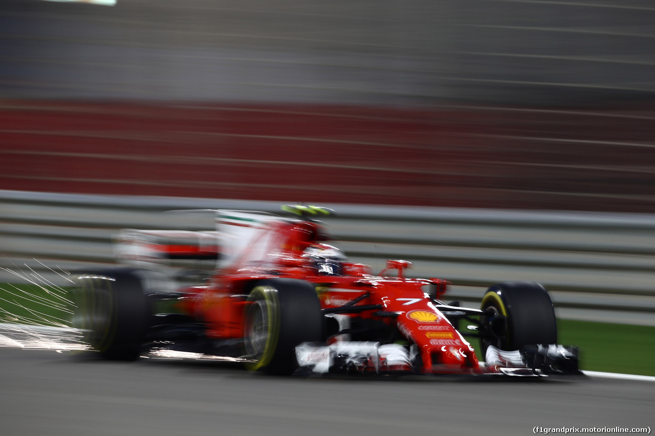 GP BAHRAIN, 15.04.2017 - Qualifiche, Kimi Raikkonen (FIN) Ferrari SF70H