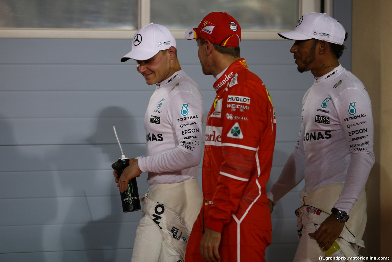 GP BAHRAIN, 15.04.2017 - Qualifiche, Valtteri Bottas (FIN) Mercedes AMG F1 W08 pole position, 3rd place Sebastian Vettel (GER) Ferrari SF70H e 2nd place Lewis Hamilton (GBR) Mercedes AMG F1 W08