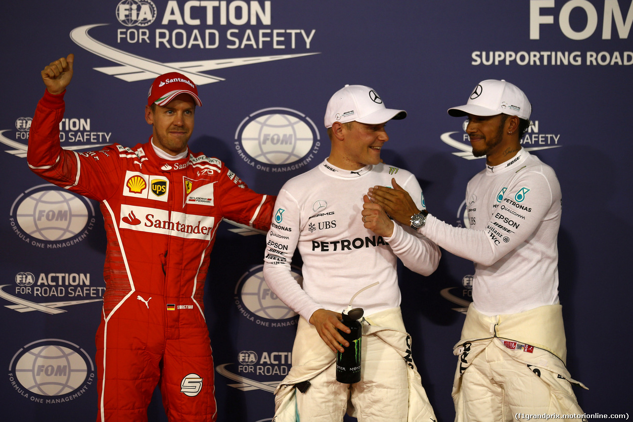 GP BAHRAIN, 15.04.2017 - Qualifiche, 3rd place Sebastian Vettel (GER) Ferrari SF70H, Valtteri Bottas (FIN) Mercedes AMG F1 W08 pole position e 2nd place Lewis Hamilton (GBR) Mercedes AMG F1 W08