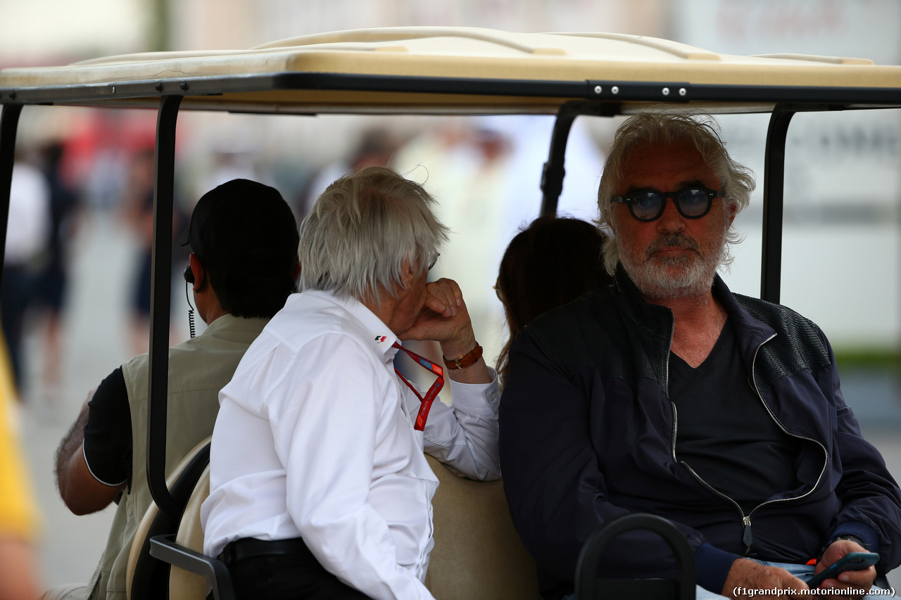 GP BAHRAIN, 15.04.2017 - Qualifiche, Bernie Ecclestone (GBR) e Flavio Briatore (ITA)