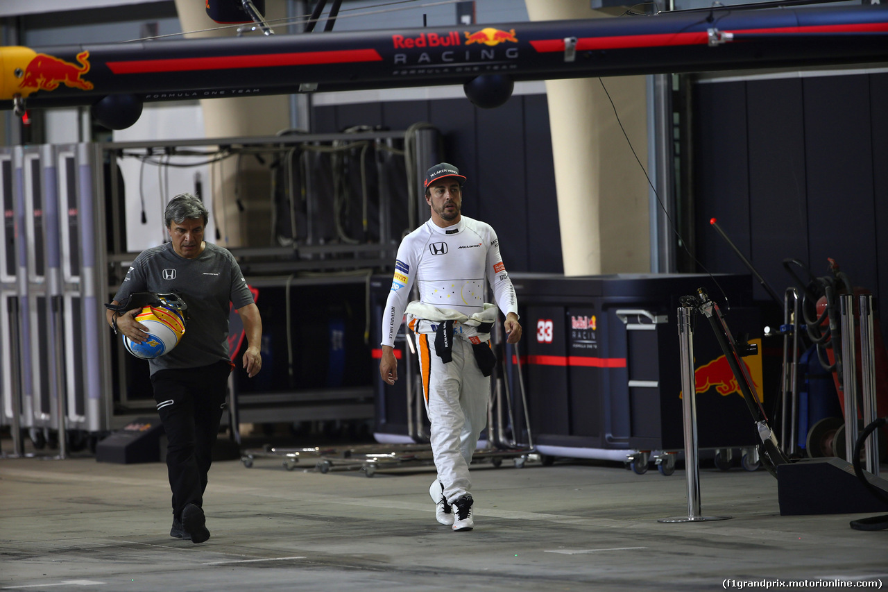 GP BAHRAIN, 15.04.2017 - Qualifiche, Fernando Alonso (ESP) McLaren MCL32