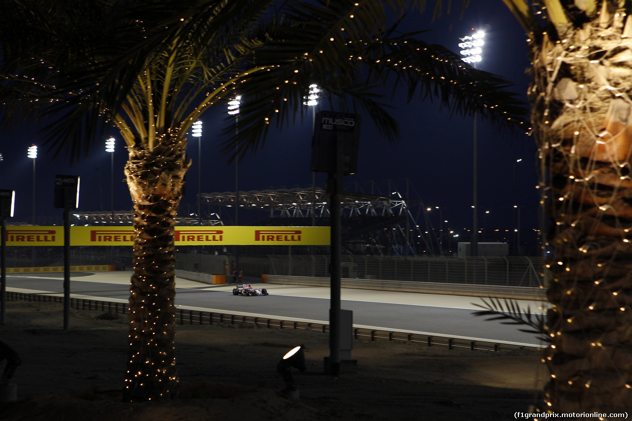 GP BAHRAIN, 15.04.2017 - Qualifiche, Esteban Ocon (FRA) Sahara Force India F1 VJM10