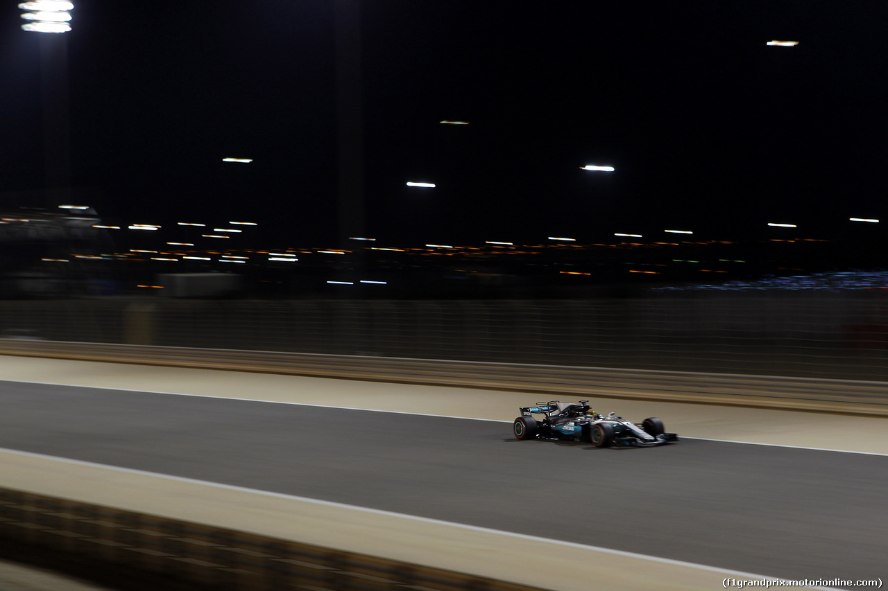 GP BAHRAIN, 15.04.2017 - Qualifiche, Lewis Hamilton (GBR) Mercedes AMG F1 W08