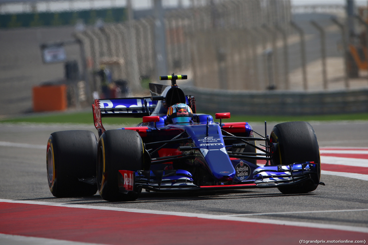 GP BAHRAIN, 14.04.2017 - Prove Libere 1, Carlos Sainz Jr (ESP) Scuderia Toro Rosso STR12