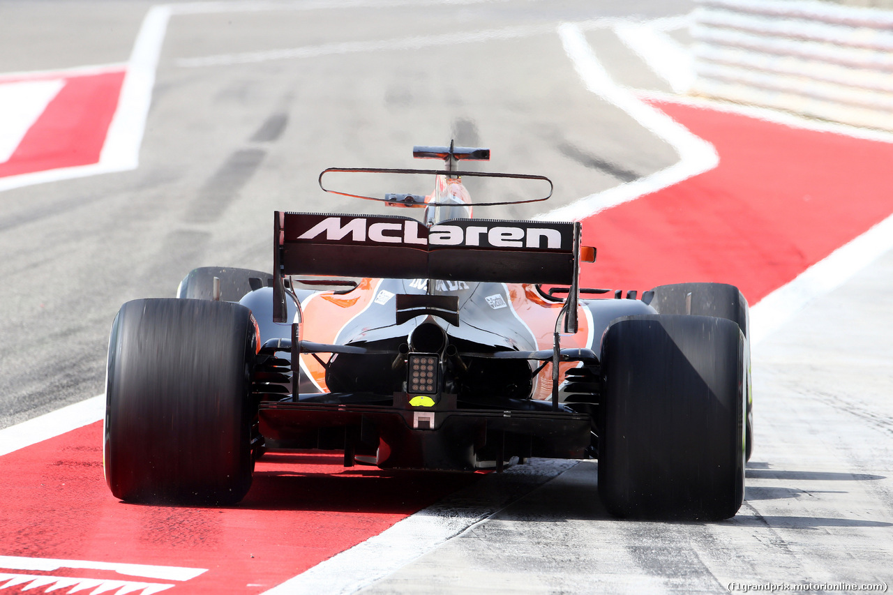 GP BAHRAIN, 14.04.2017 - Prove Libere 1, Fernando Alonso (ESP) McLaren MCL32