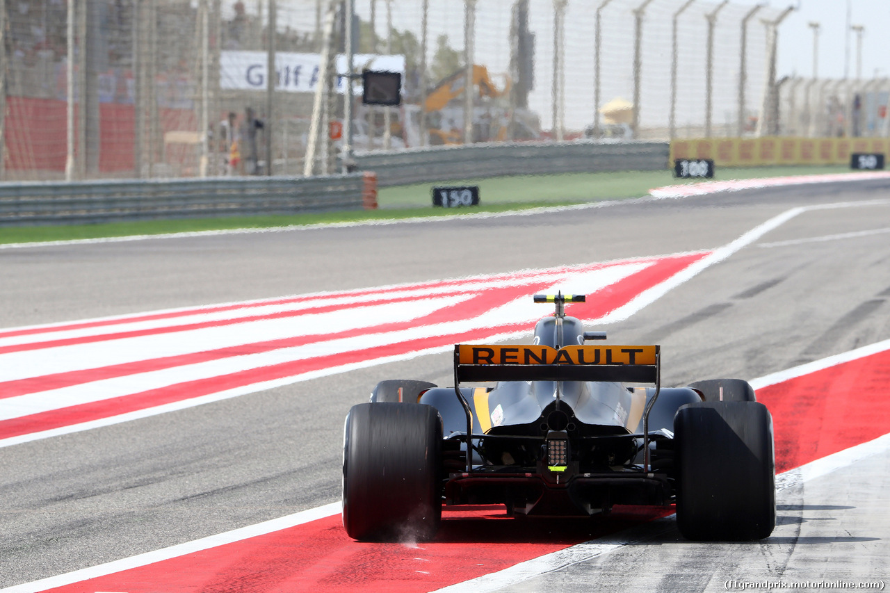 GP BAHRAIN, 14.04.2017 - Prove Libere 1, Jolyon Palmer (GBR) Renault Sport F1 Team RS17