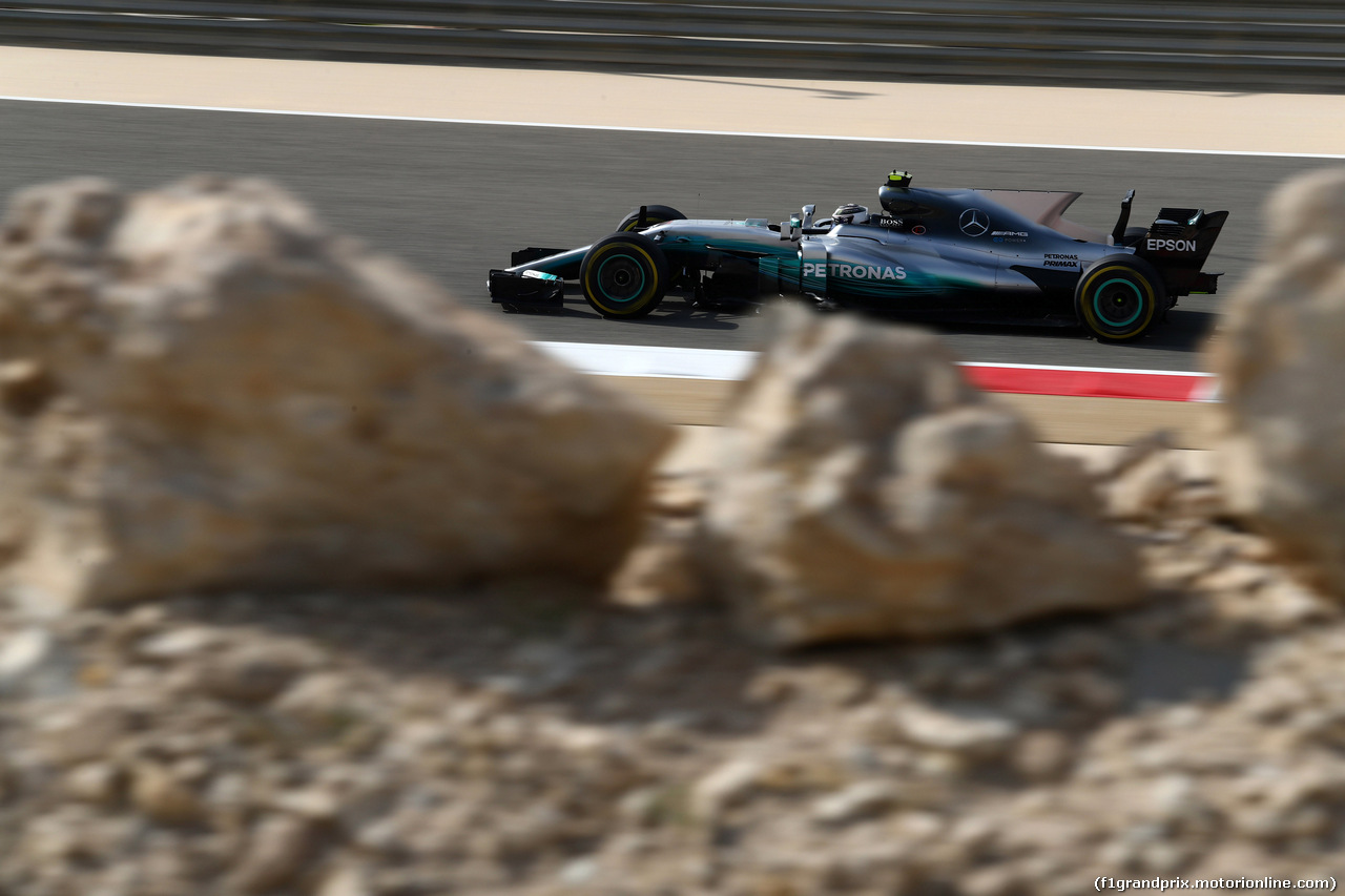 GP BAHRAIN, 14.04.2017 - Prove Libere 1, Valtteri Bottas (FIN) Mercedes AMG F1 W08