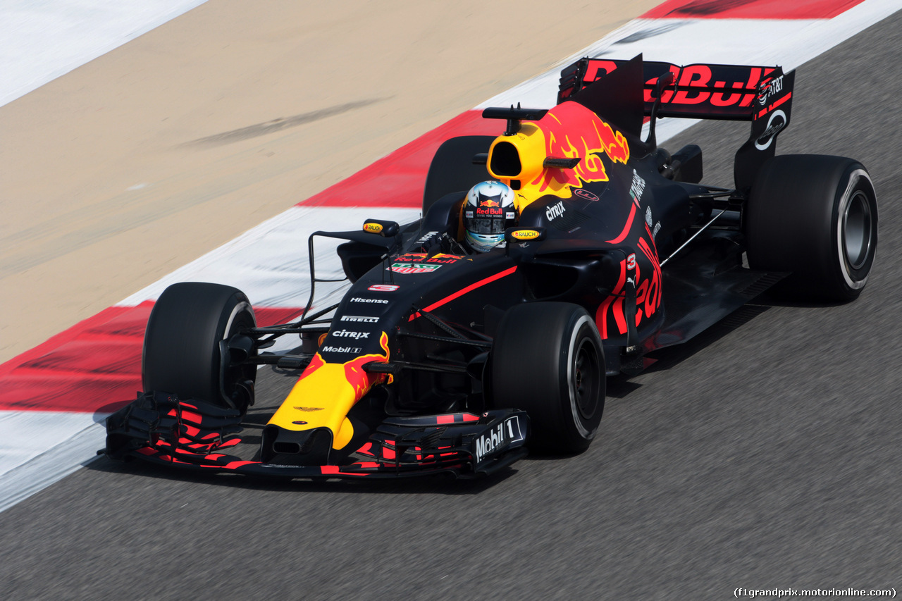 GP BAHRAIN, 14.04.2017 - Prove Libere 1, Daniel Ricciardo (AUS) Red Bull Racing RB13