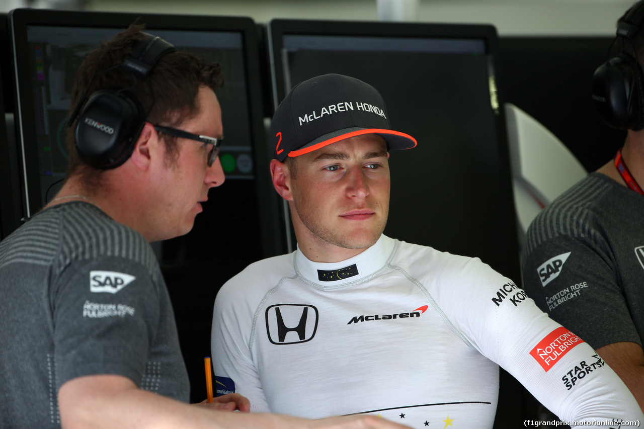 GP BAHRAIN, 14.04.2017 - Prove Libere 1, Stoffel Vandoorne (BEL) McLaren MCL32