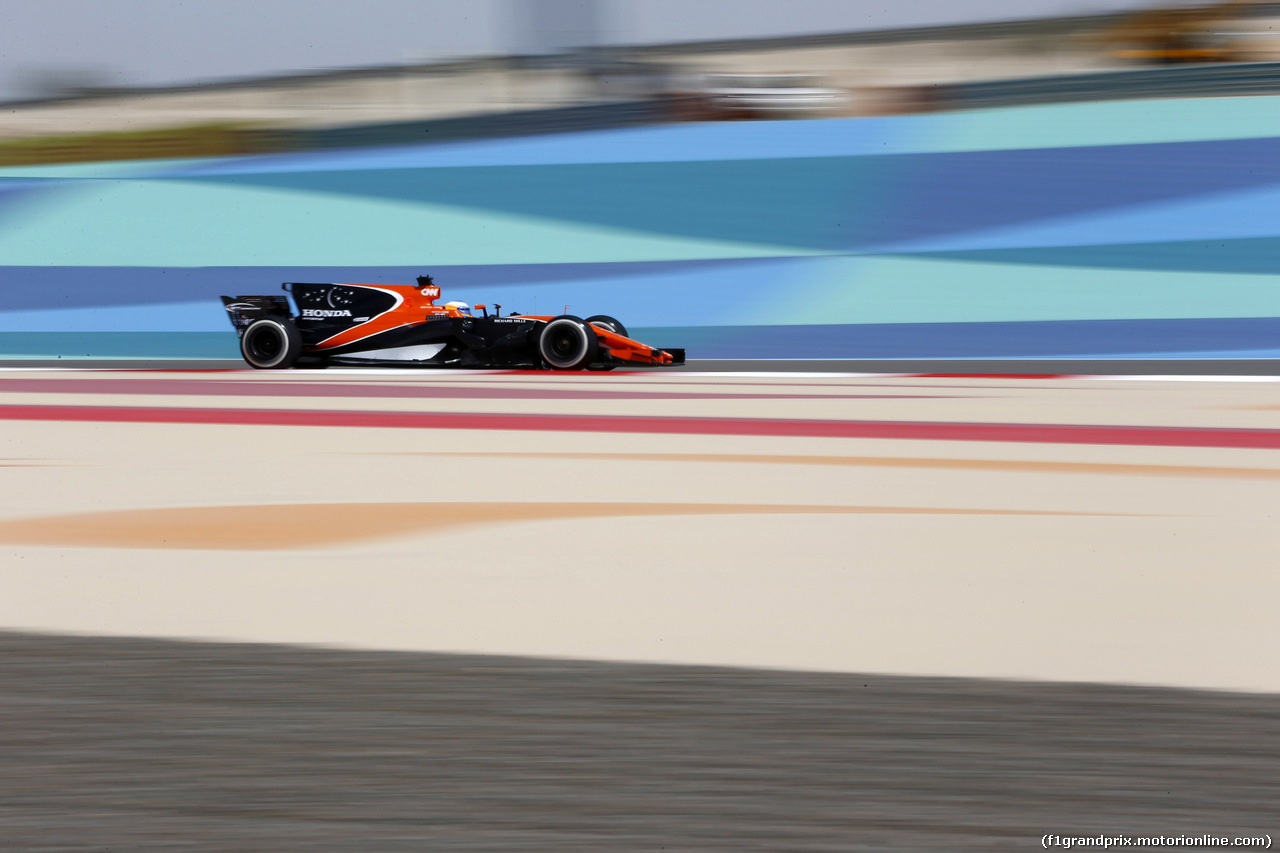 GP BAHRAIN, 14.04.2017 - Prove Libere 1, Fernando Alonso (ESP) McLaren MCL32