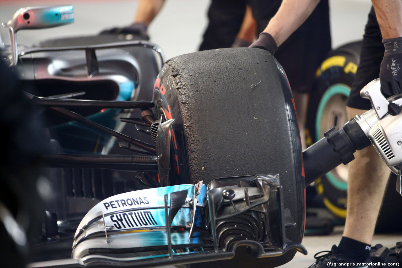 GP BAHRAIN, 14.04.2017 - Prove Libere 2, Lewis Hamilton (GBR) Mercedes AMG F1 W08
