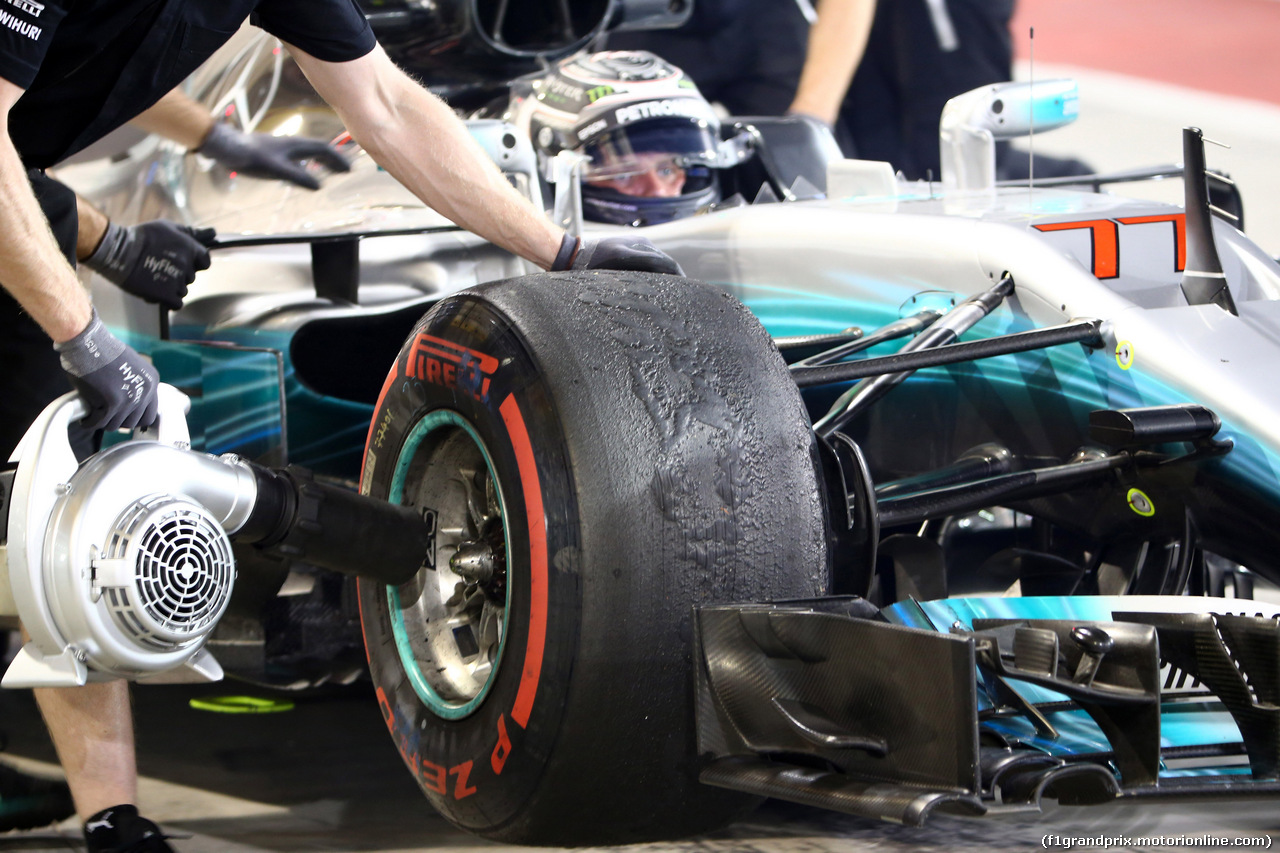 GP BAHRAIN, 14.04.2017 - Prove Libere 2, Valtteri Bottas (FIN) Mercedes AMG F1 W08