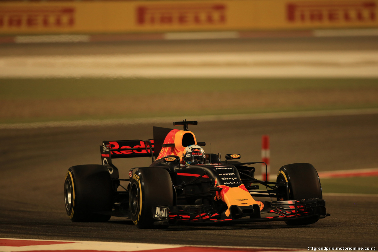 GP BAHRAIN, 14.04.2017 - Prove Libere 2, Daniel Ricciardo (AUS) Red Bull Racing RB13