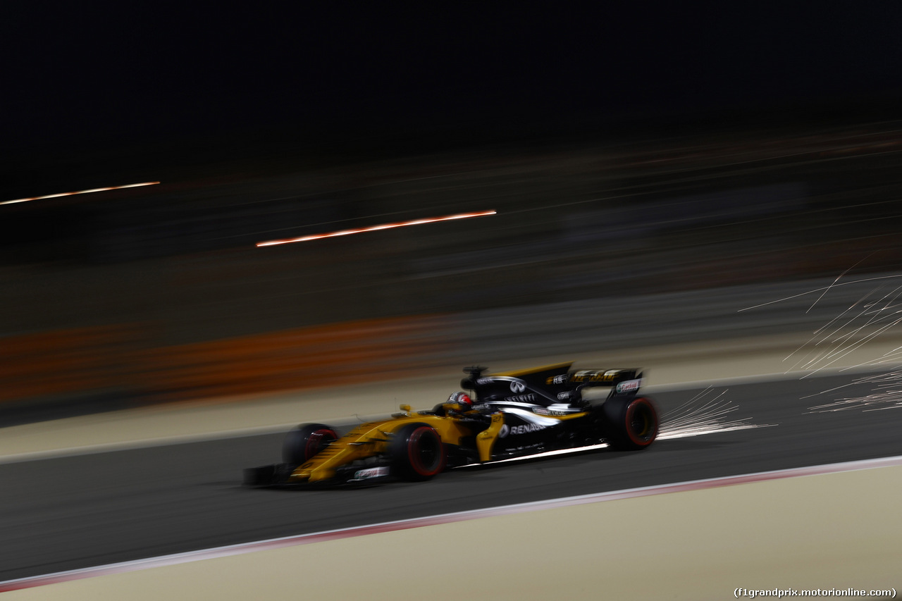 GP BAHRAIN, 14.04.2017 - Prove Libere 2, Nico Hulkenberg (GER) Renault Sport F1 Team RS17