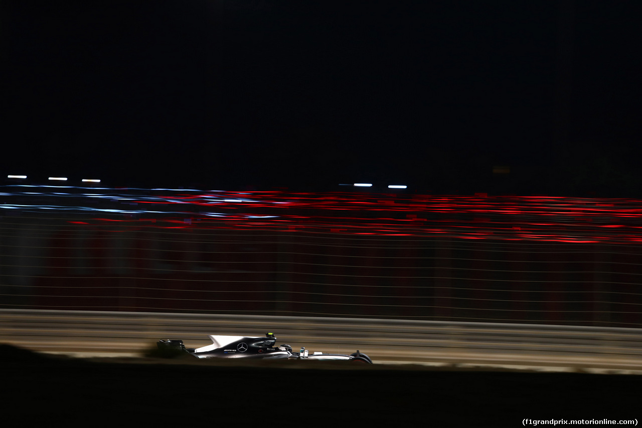 GP BAHRAIN, 14.04.2017 - Prove Libere 2, Valtteri Bottas (FIN) Mercedes AMG F1 W08