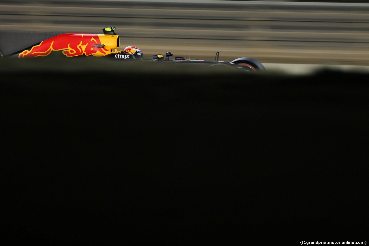 GP BAHRAIN, 14.04.2017 - Prove Libere 2, Max Verstappen (NED) Red Bull Racing RB13