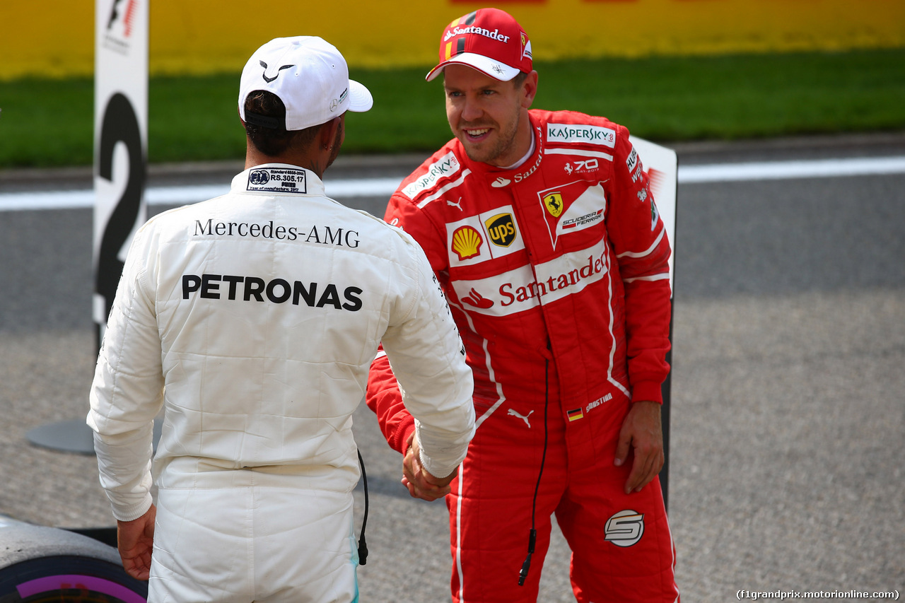 GP BELGIO, 26.08.2017 - Qualifiche, Lewis Hamilton (GBR) Mercedes AMG F1 W08 pole position e 2nd place Sebastian Vettel (GER) Ferrari SF70H